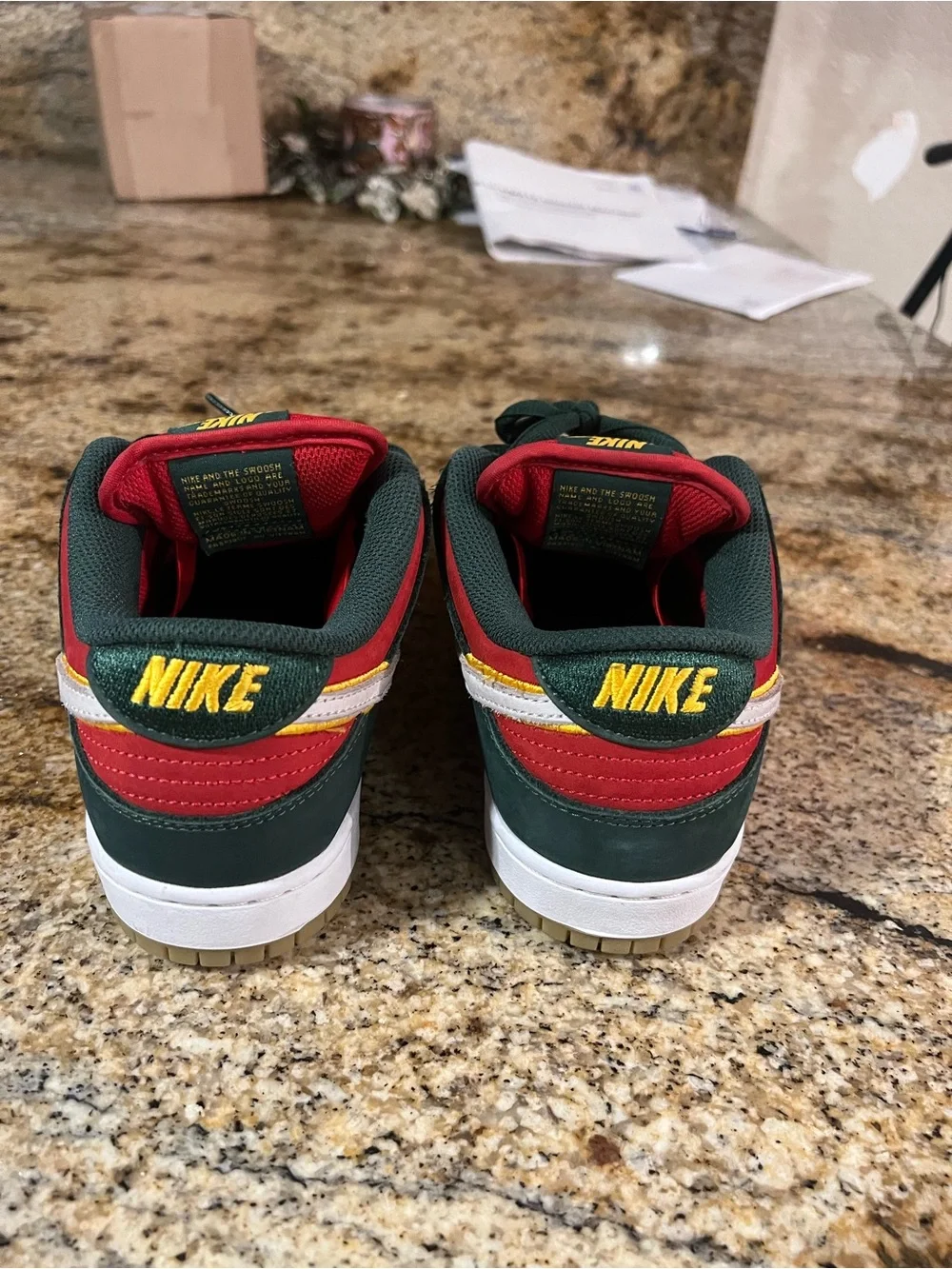 Nike SB Dunk Low Pro PRM Seattle Supersonics Men’s 6.5 Women’s 8 FZ1287-300